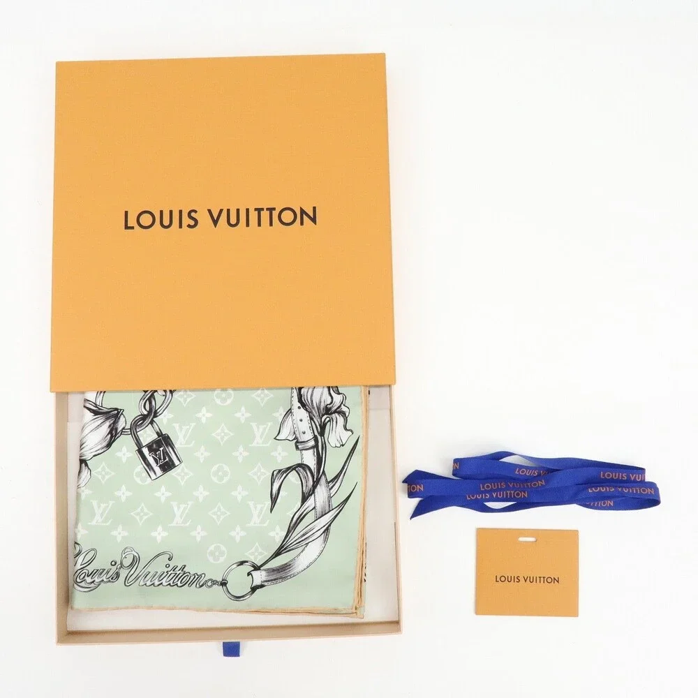 Louis Vuitton Blooming Monogram Carre 90 Silk Scarf Green